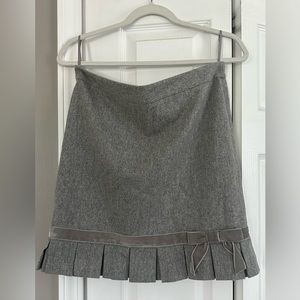 Banana Republic Gray Skirt with Bow - Size 2